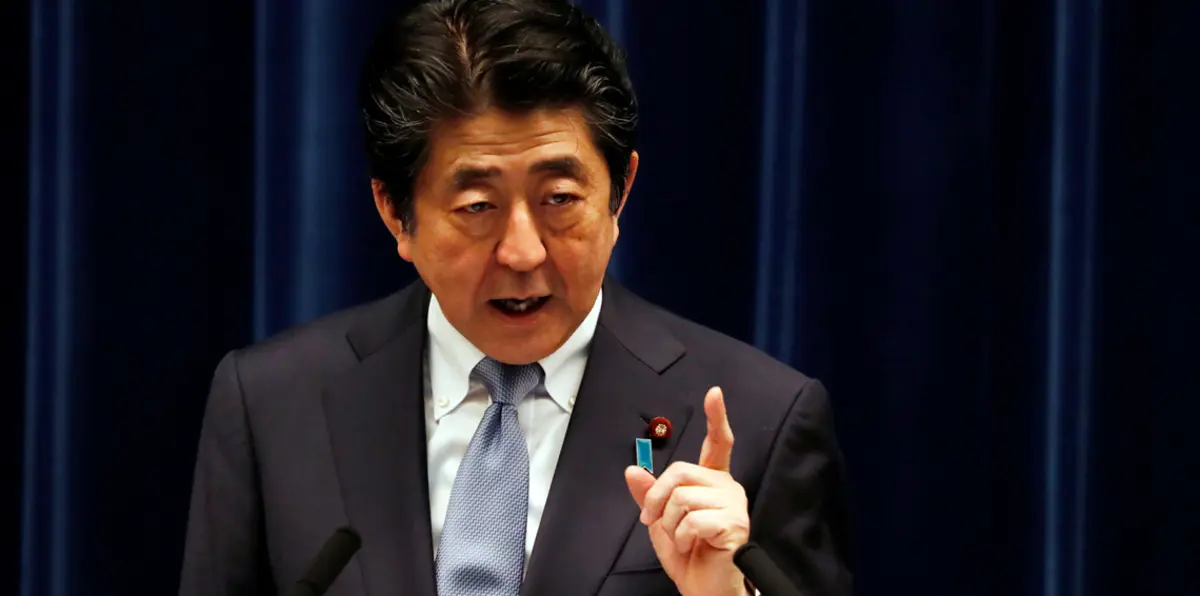 شينزو آبي يقصي وزير الدفاع في اليابان