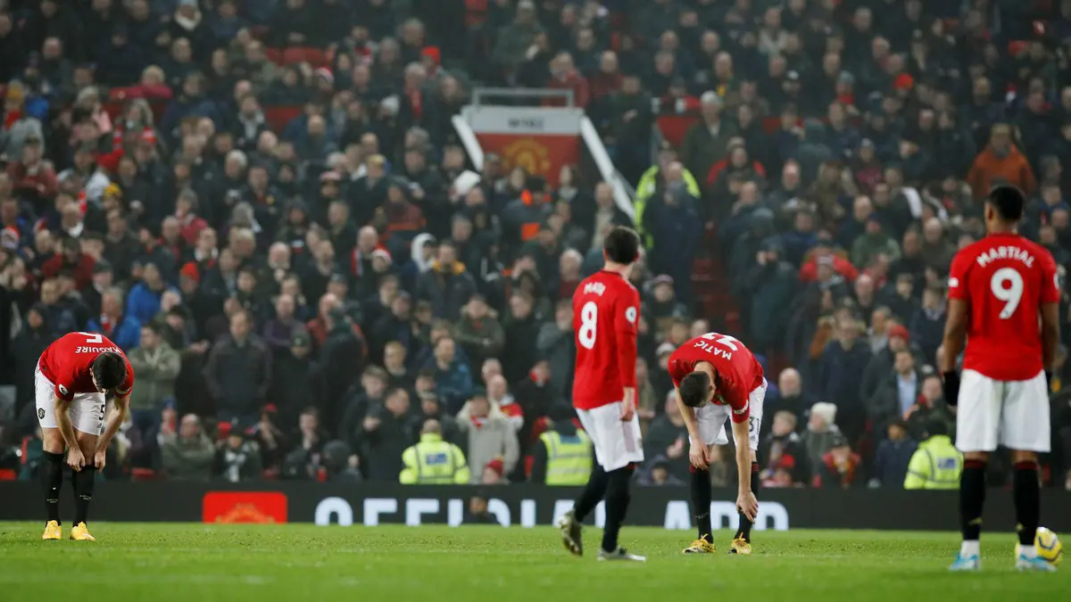 جماهير مانشستر يونايتد تطالب برحيل ملاك النادي والمدير التنفيذي