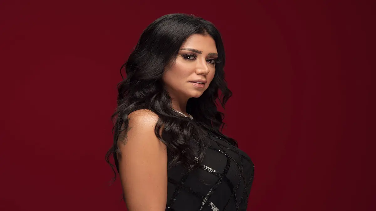 فستان رانيا يوسف الفاضح يعود للأضواء بقرار قضائي جديد