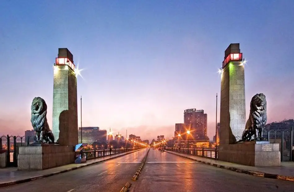 أسود قصر النيل الشهيرة