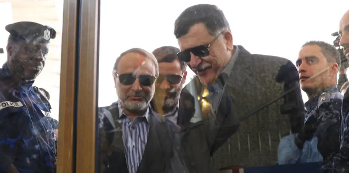 بالفيديو.. قائد عسكري يهدد بطرد السراج والسويحلي من طرابلس