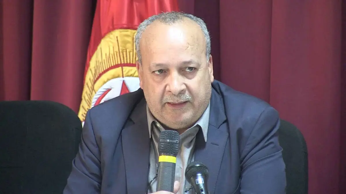 تونس.. اتحاد الشغل يتهم النهضة بـ"ابتزاز" الفخفاخ