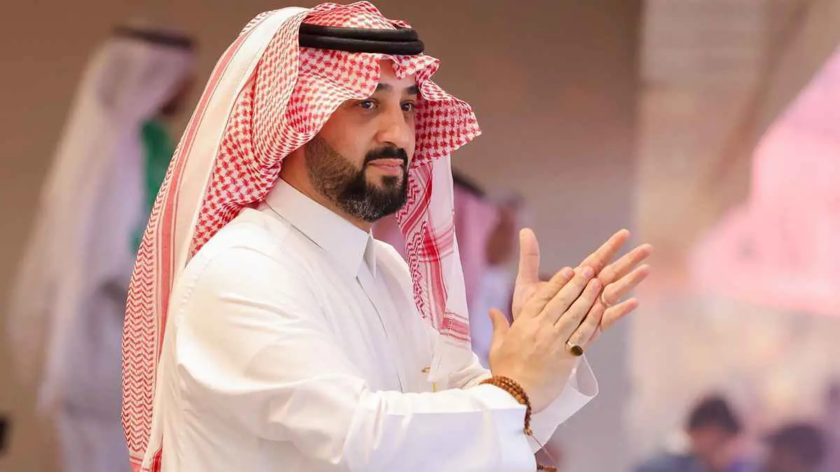 خالد العيسى رئيسًا للنادي الأهلي السعودي