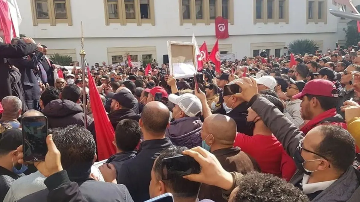 اتحاد الشغل التونسي يلوّح بالتصعيد وتوسيع الإضراب العام