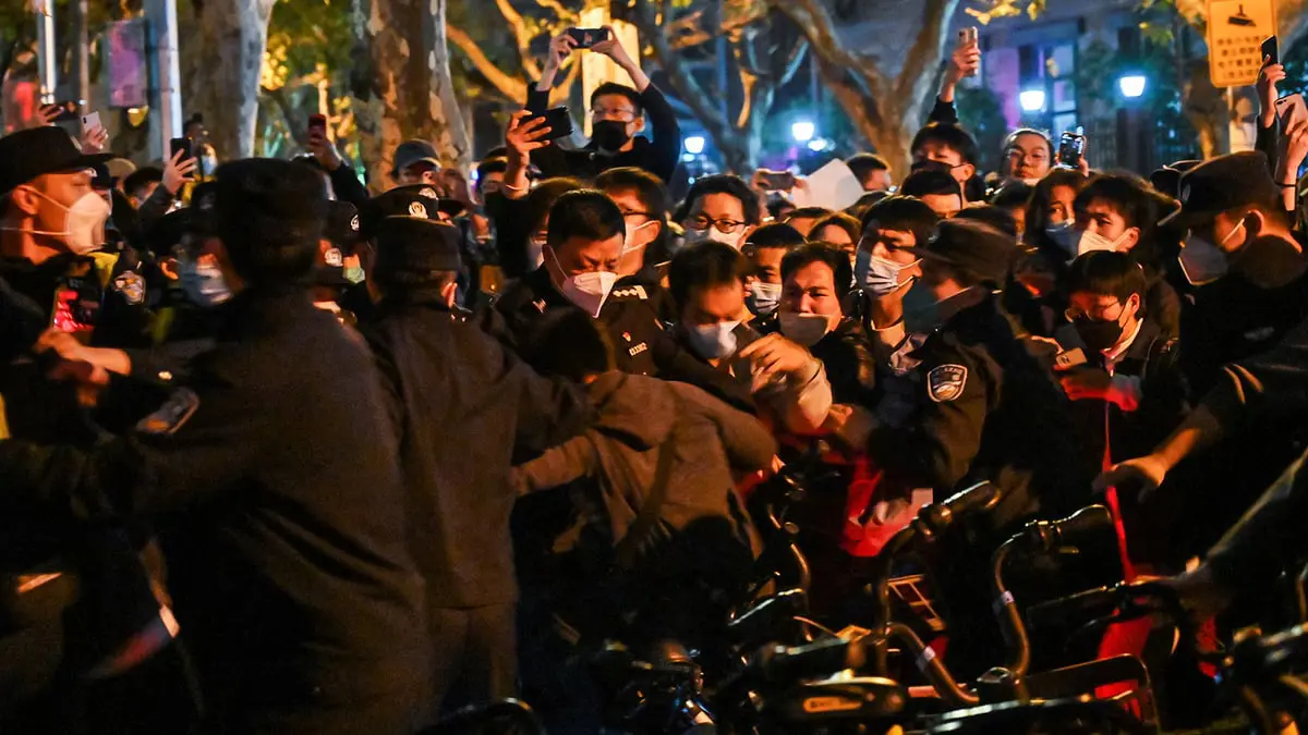 الصين تستجيب لمطالب المحتجين وتخفف قيود "كورونا"