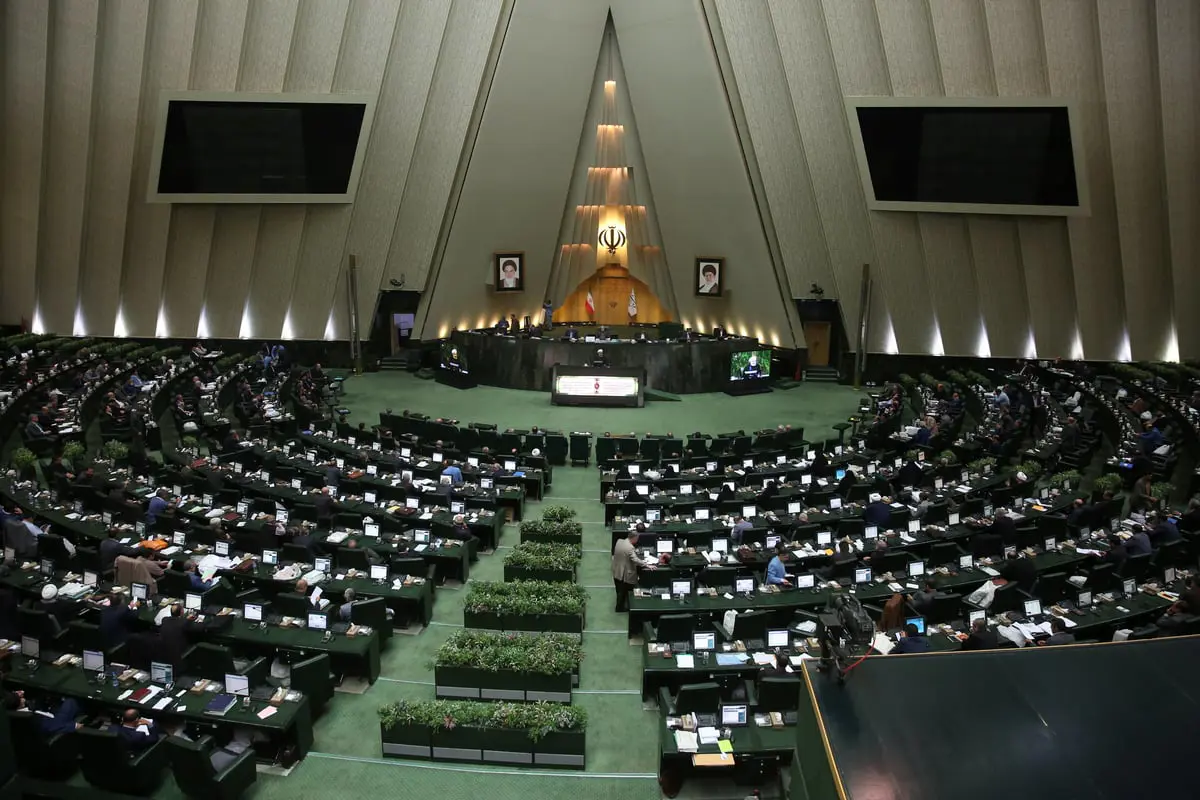 إيران.. التيار الأصولي يدفع بـ4 مرشحين لرئاسة البرلمان