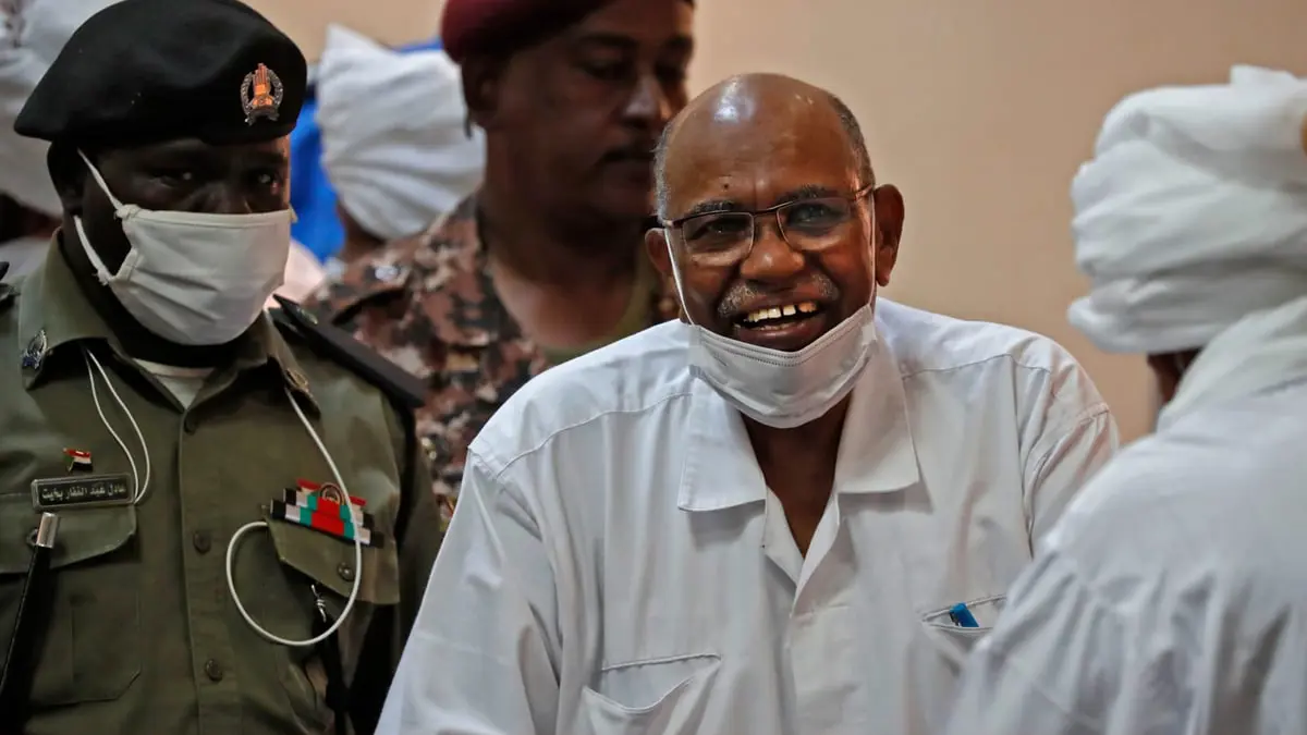 السودان يوافق على تسليم البشير لمحكمة الجنايات الدولية