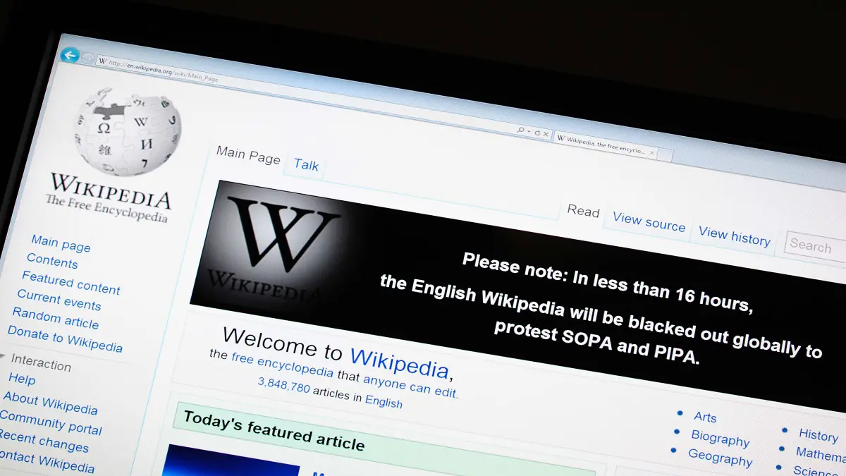 "ويكيبيديا" تحول بعض خدماتها إلى "مدفوعة"