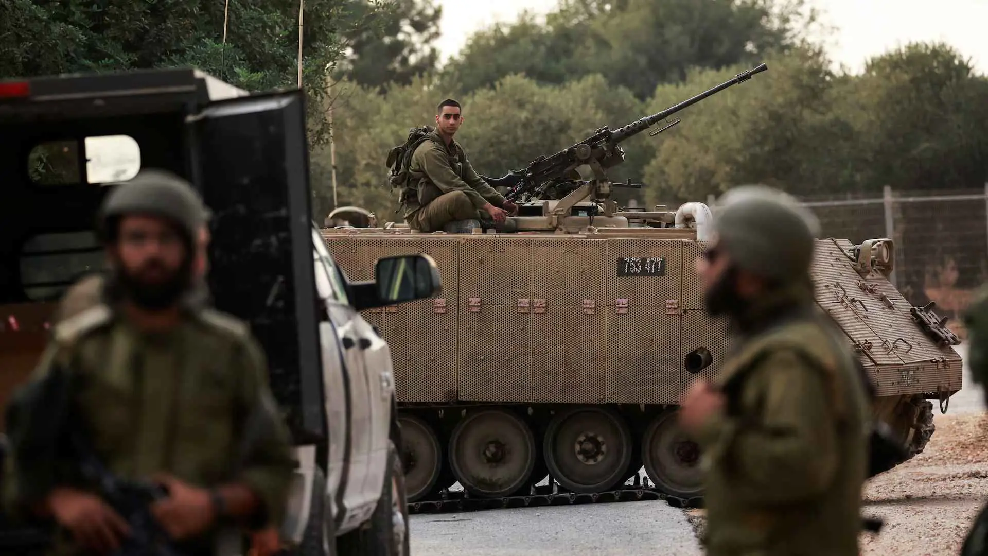 الجيش الإسرائيلي يدرس إبعاد قواعده عن الحدود