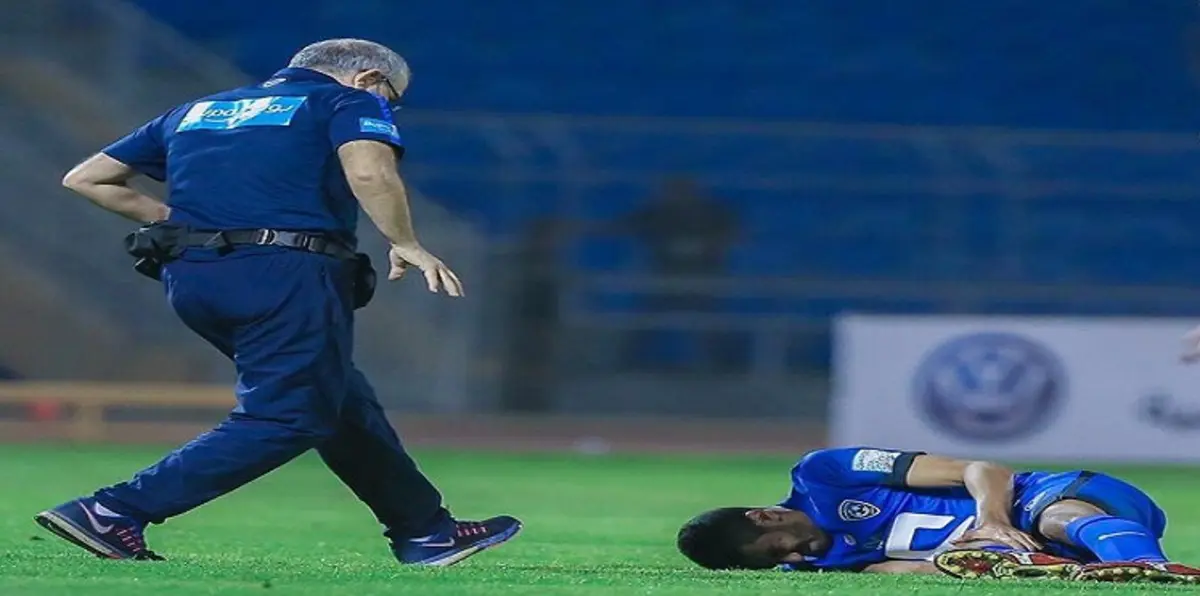 "الصليبي" يضرب نجم الهلال السعودي الشاب