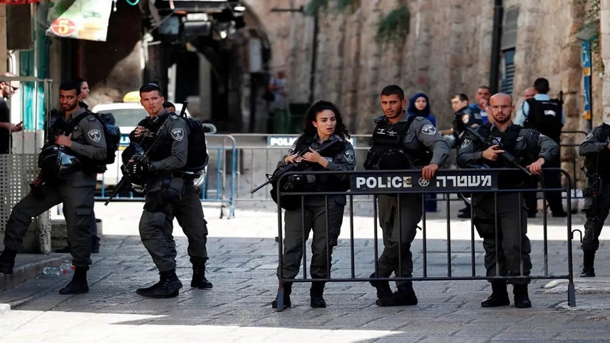 الشرطة الإسرائيلية تطلق النار على فلسطيني في القدس وتتهمه بمهاجمة أحد عناصرها