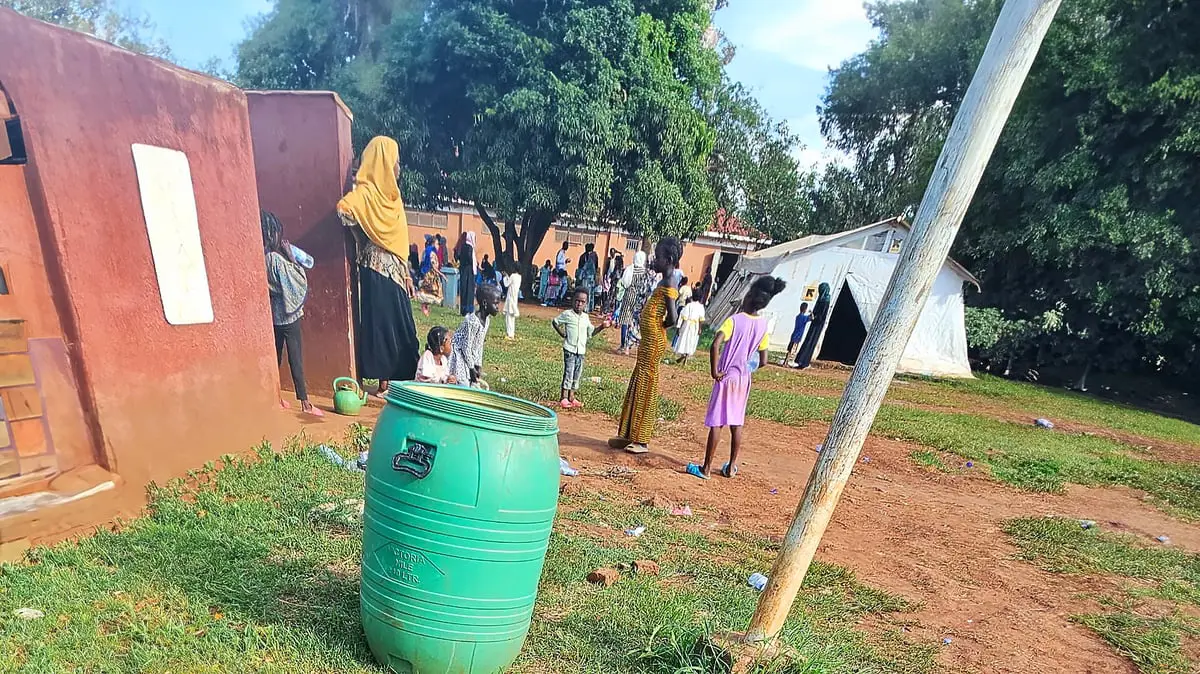 "إرم نيوز" في معسكر لاجئين سودانيين هاربين من المسيرات الإيرانية بأوغندا (فيديو)
