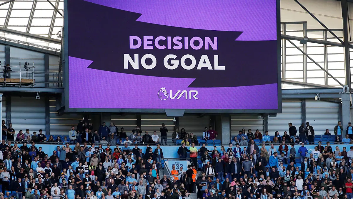 كشف أخطاء تقنية حكم الفيديو المساعد (VAR) في الدوري الإنجليزي الممتاز