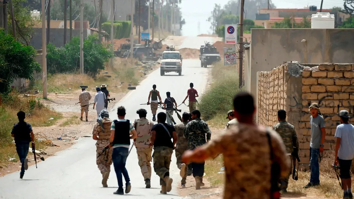 محللون: بوادر عودة القتال في ليبيا تتعزز مع بطء العملية السياسية