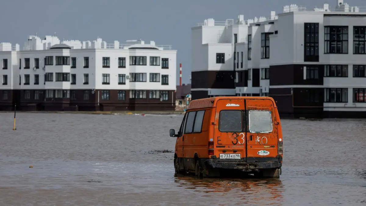 كورغان الروسية تأمر السكان بإخلاء مناطق وسط الفيضانات