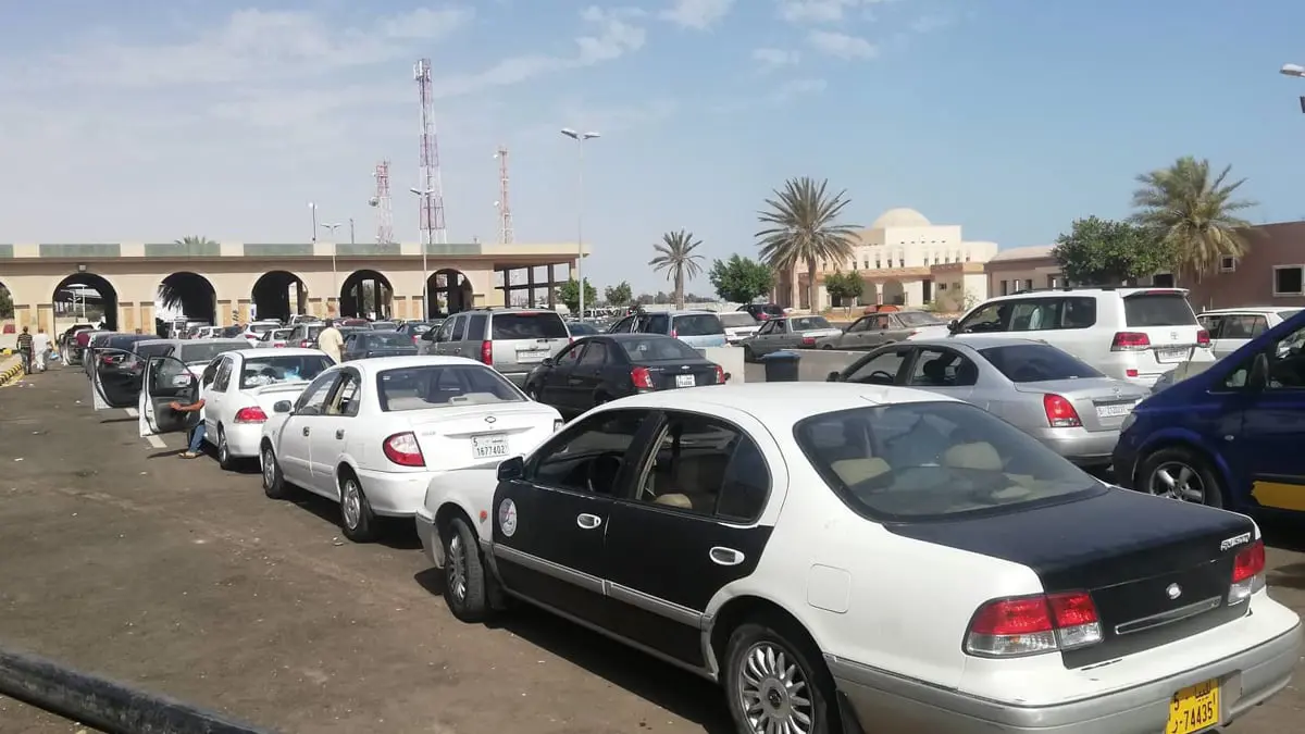 تعطل حركة العبور بمعبر رأس جدير بعد إغلاق ليبيا الحدود مع تونس