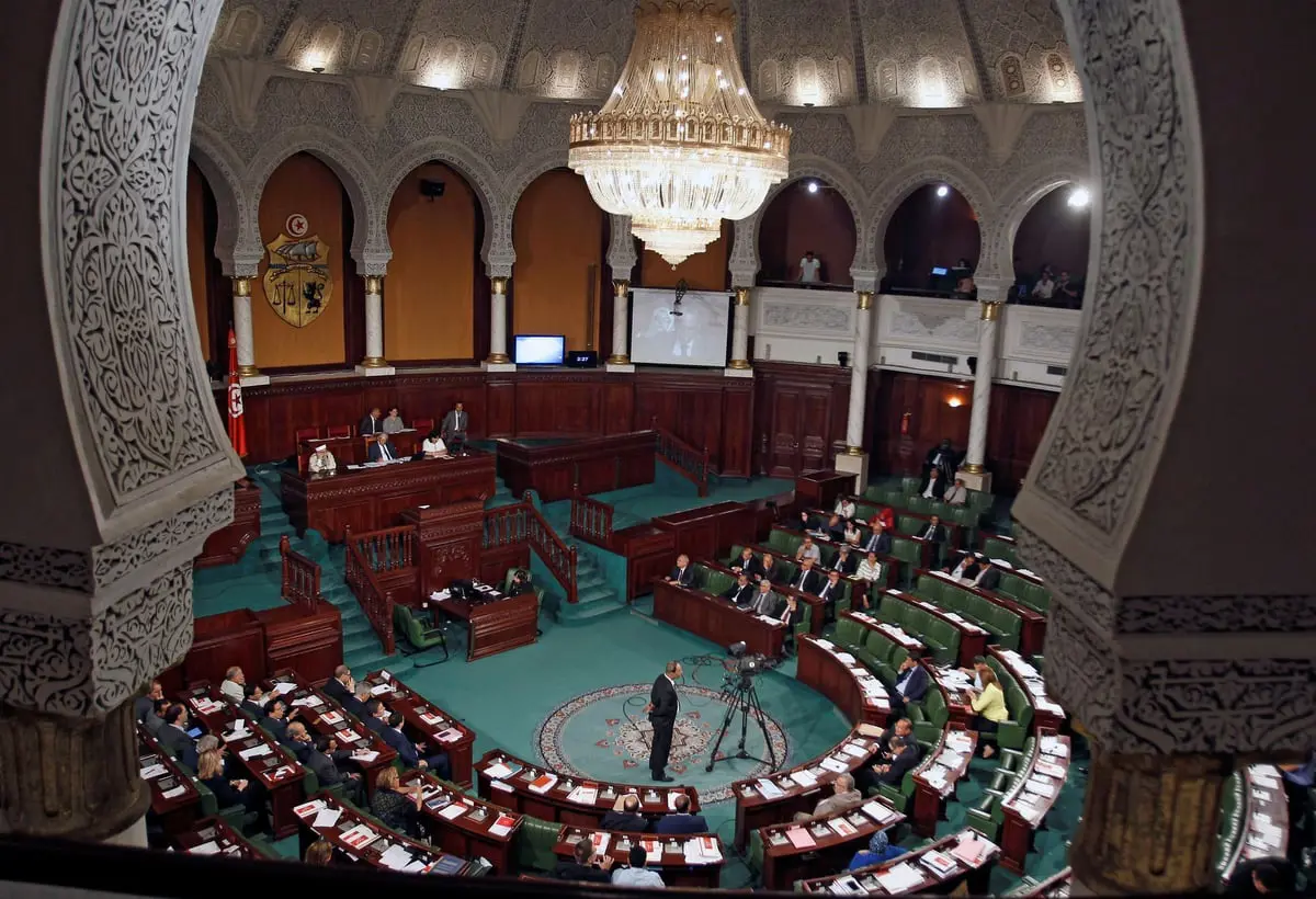 برلمان تونس يجهز قانونًا جديدًا يقود إلى حلّ "النهضة" 