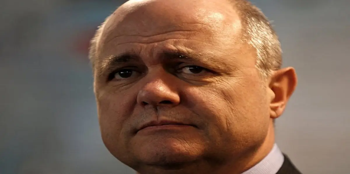 وزير الداخلية الفرنسي يستقيل على خلفية تحقيق قضائي  حول توظيف ابنتيه 