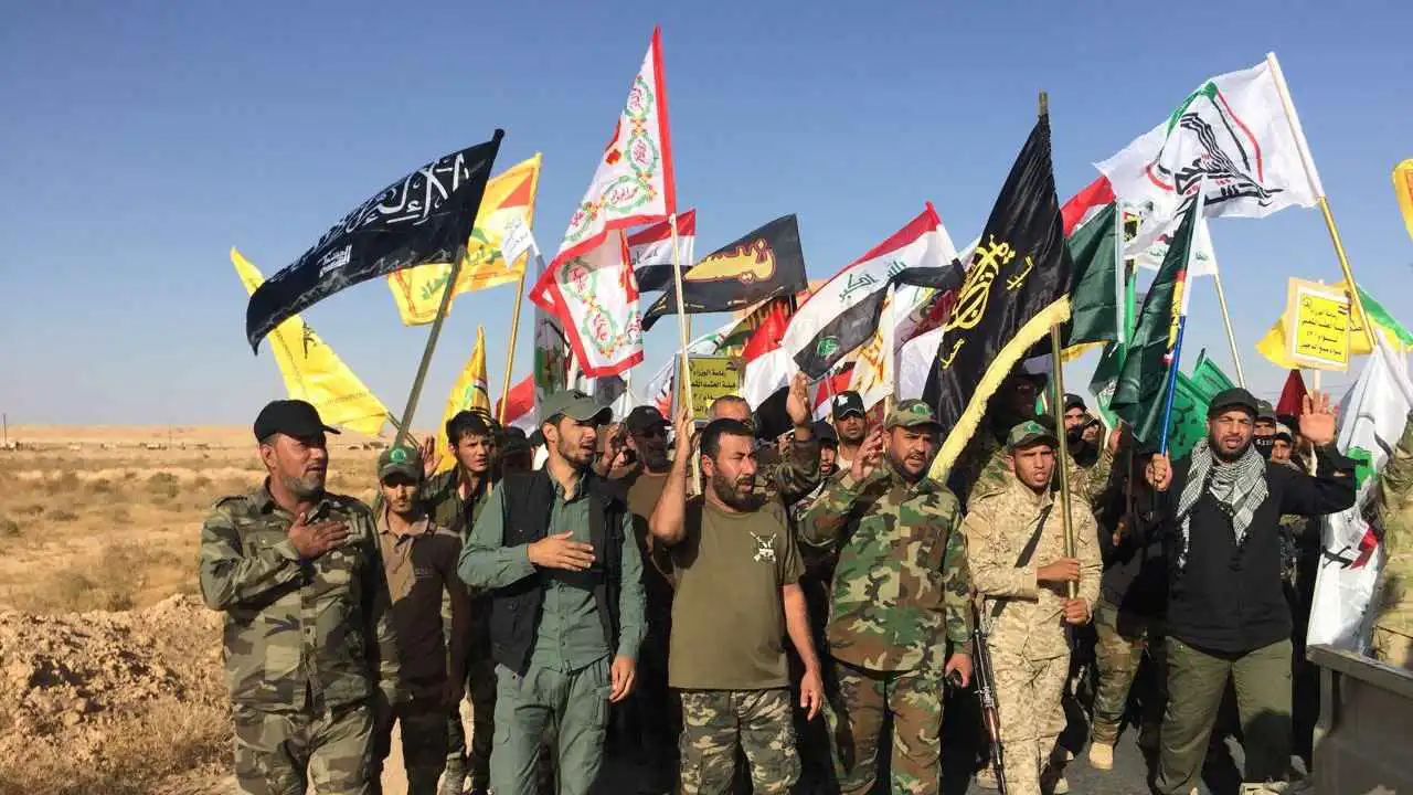عناصر في الحشد الشغبي