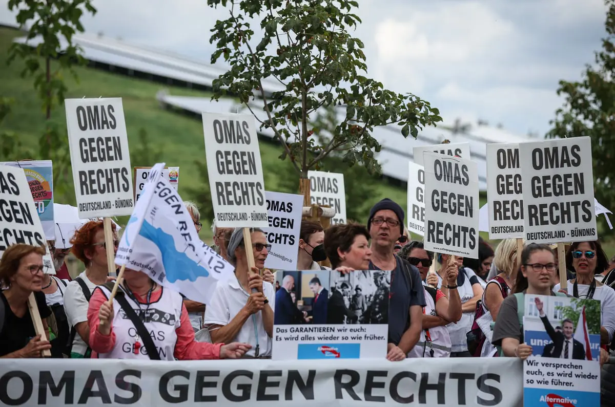 "الترحيل بالقوة".. مشروع لليمين الألماني المتطرف يهدد ملايين المهاجرين