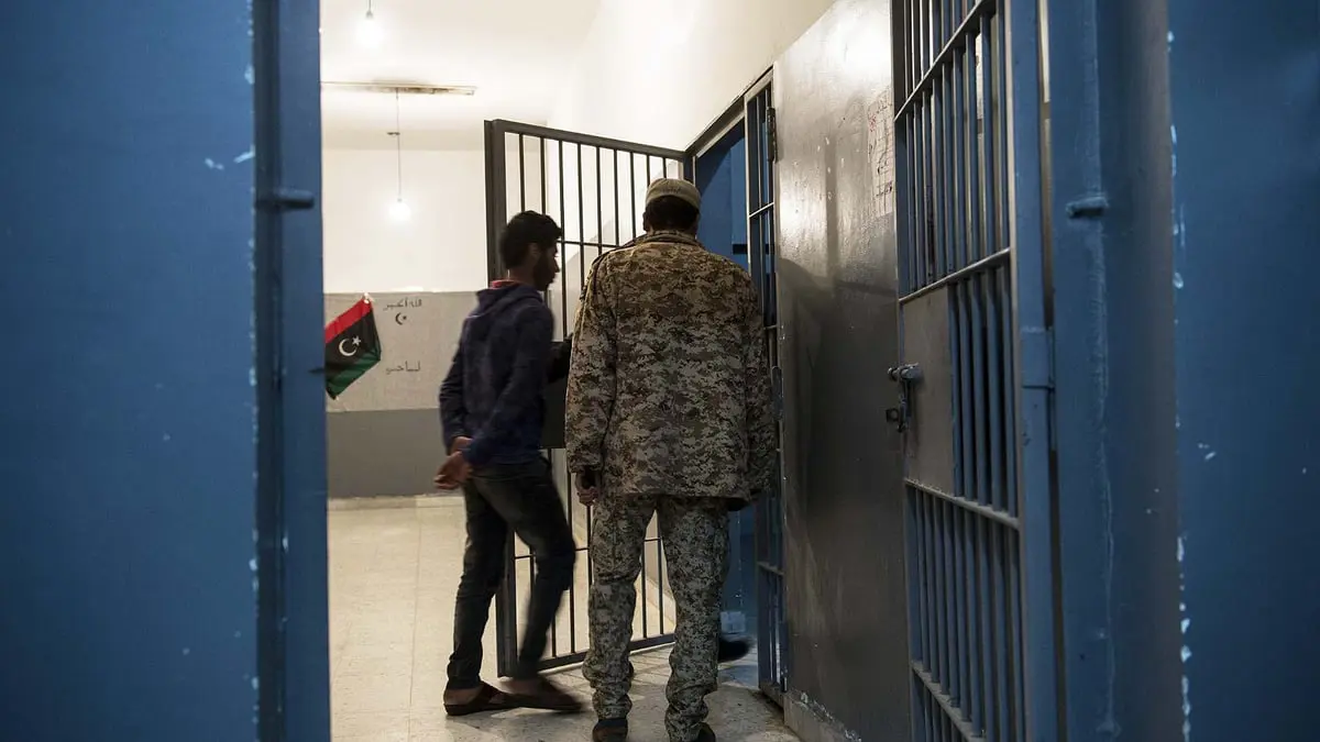 ليبيا.. توقيف 15 سجينا فروا بعد "تمرد مسلح"