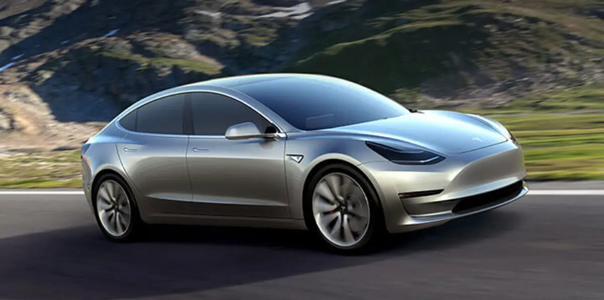 5 مزايا لا تفوتها في سيارة "تيسلا" الجديدة Model 3‏