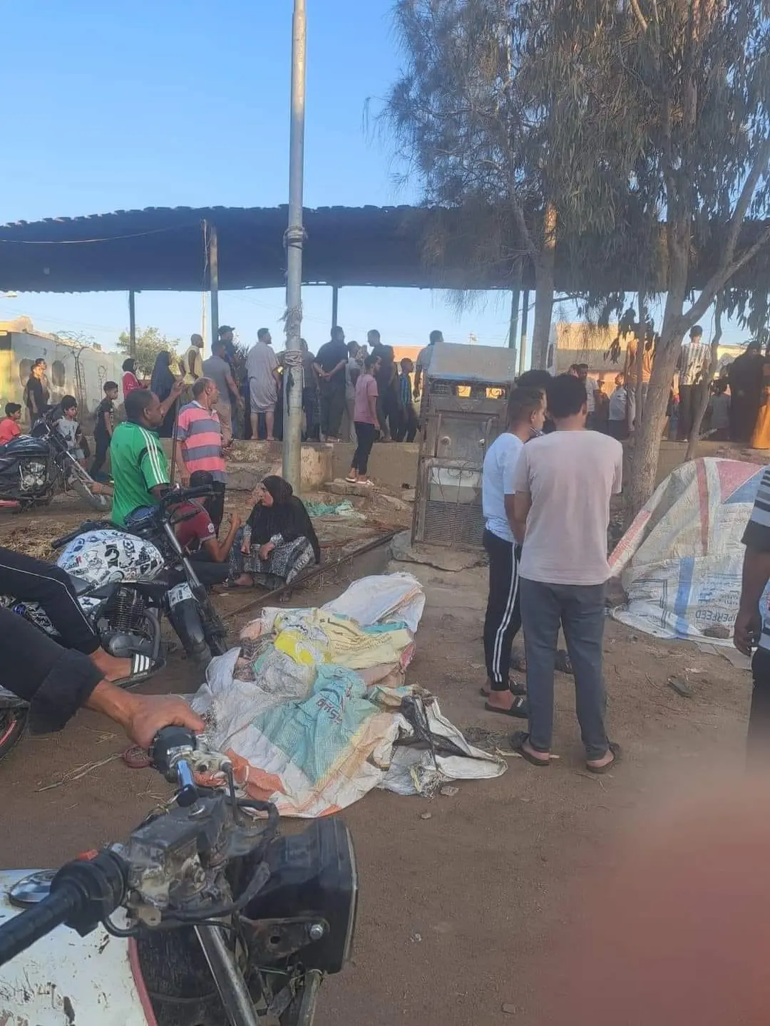 من أمام مقبرة حمد رفعت