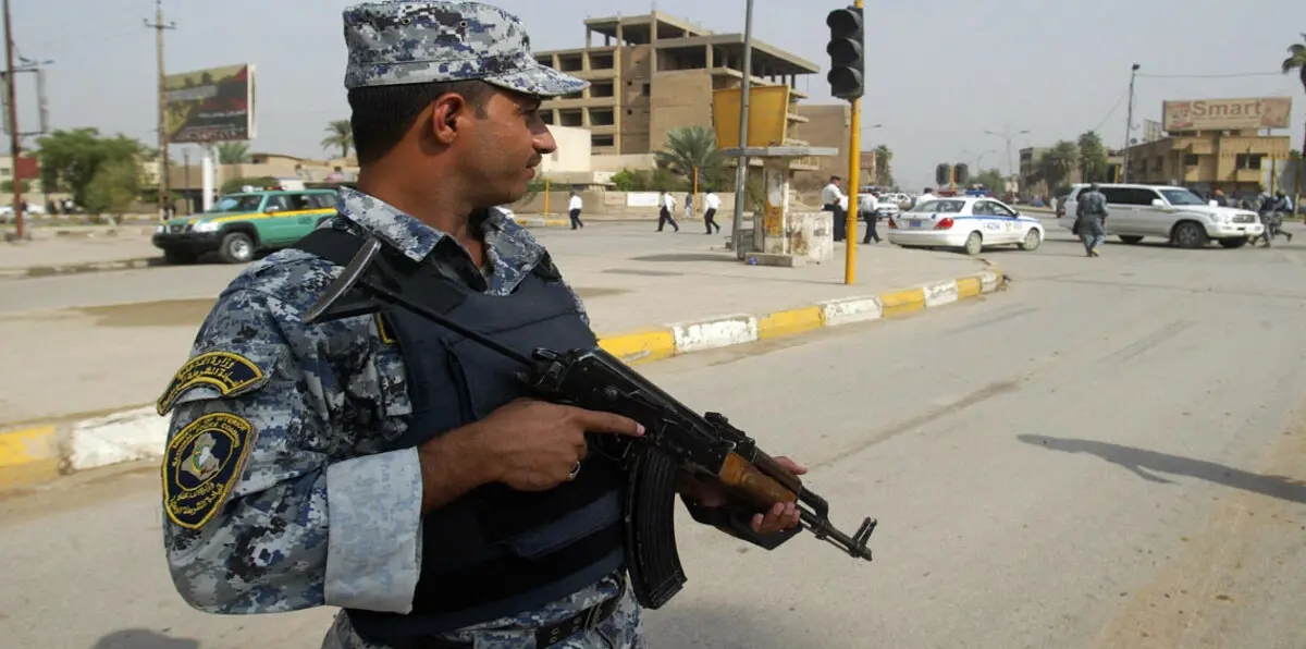 الشرطة العراقية تفتح النار على محتجين قرب البصرة