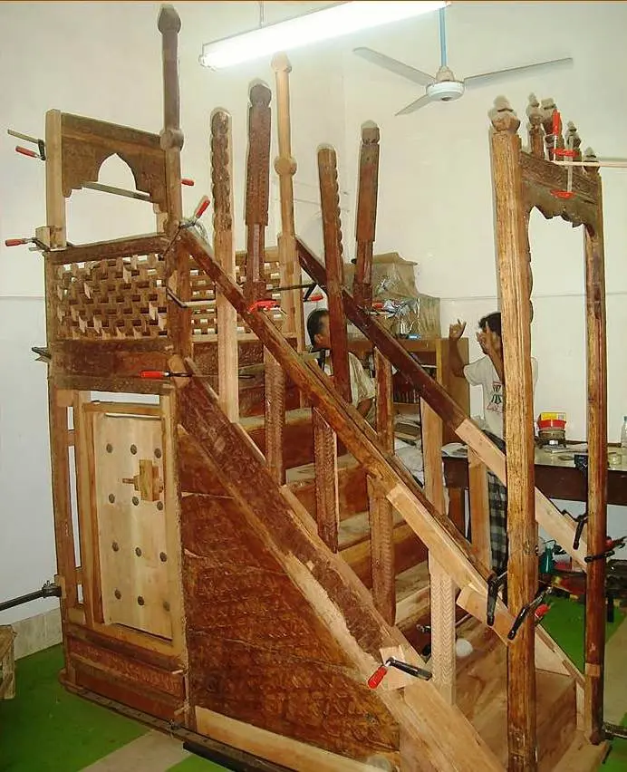 المنبر أثناء الصيانة