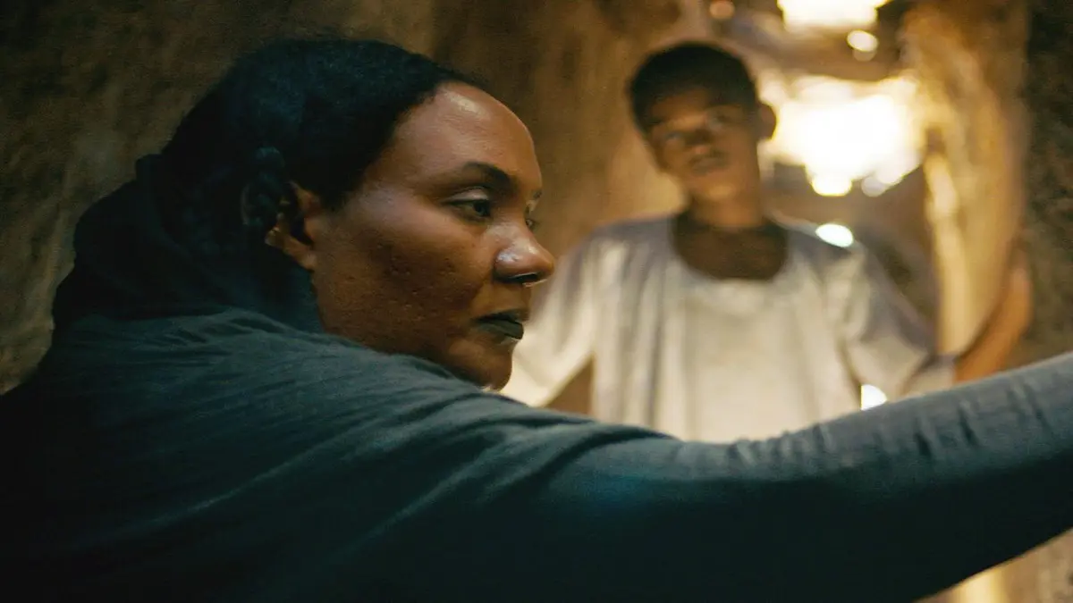 فيلم سوداني يفوز بجائزة العمل السينمائي الأول في مهرجان فينيسيا (صور)