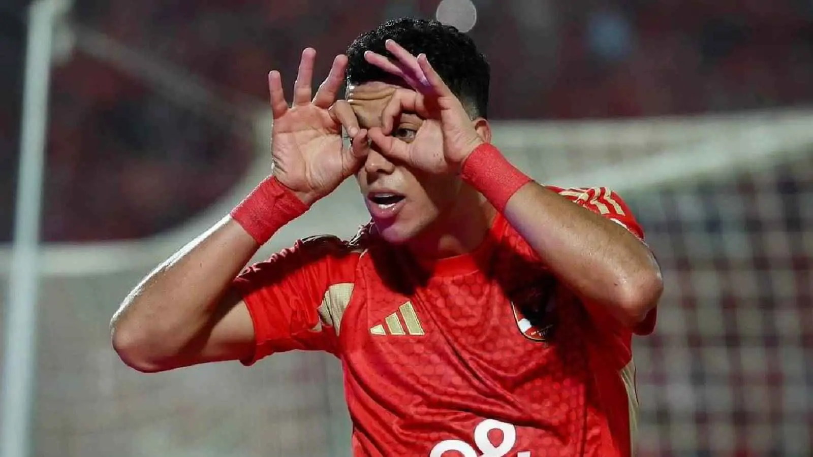 3 صفقات تؤمن رحيل إمام عاشور عن الأهلي المصري