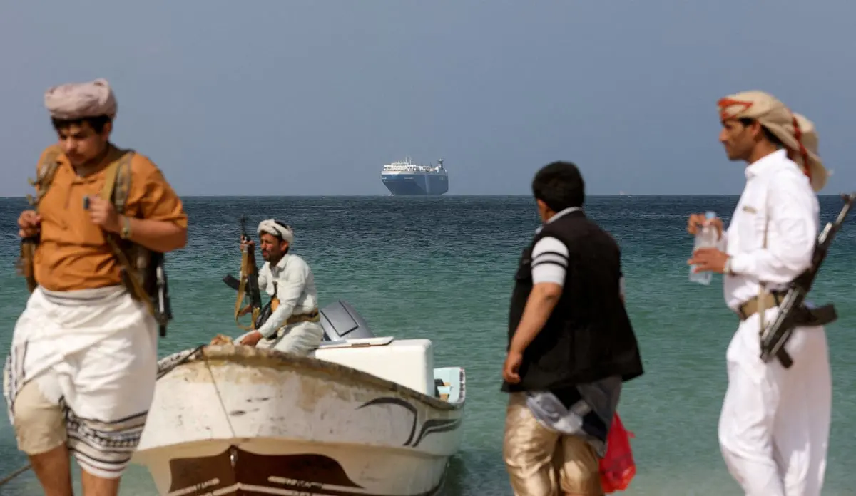 مع استمرار هجمات الحوثي.. تزايد المطالبات بدعم خفر السواحل اليمني