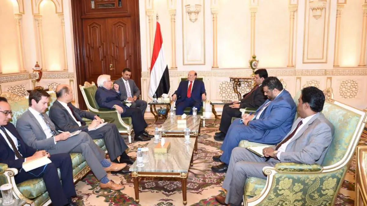 الرئيس اليمني يطالب الأمم المتحدة بوقف تجاوزات مبعوثها مارتن غريفيث