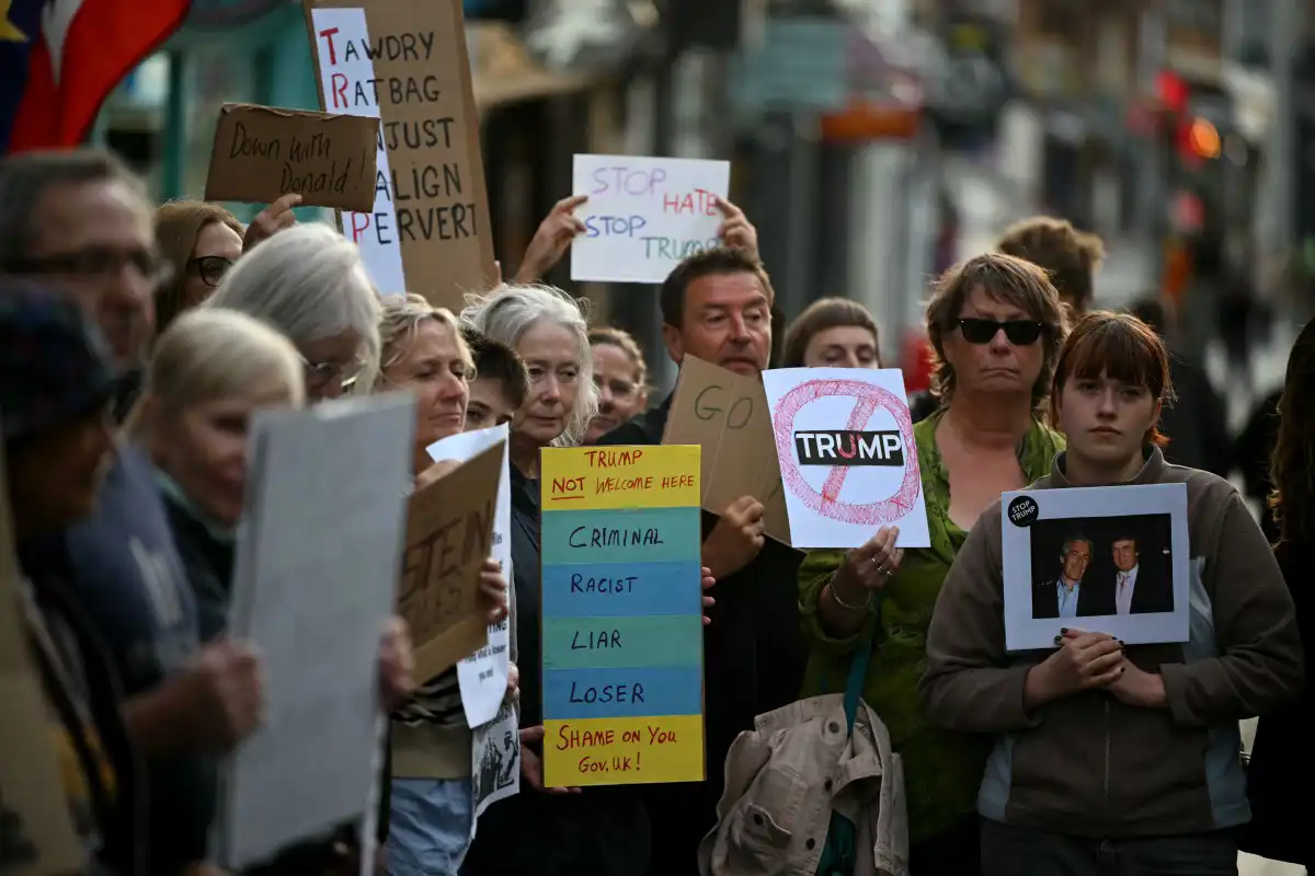 احتجاجات رافضة لزيارة ترامب في لندن