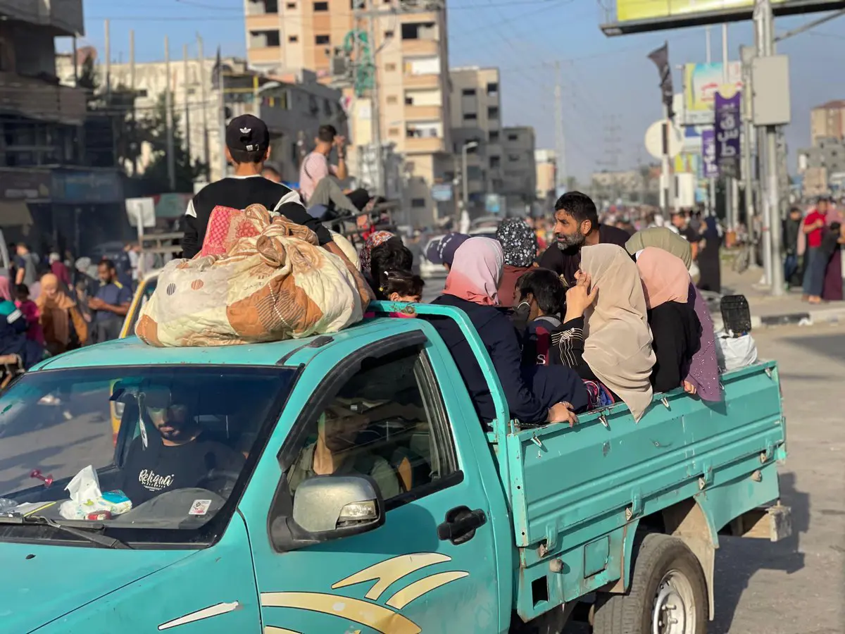 غزّيون يستبدلون الديزل بـ"زيت القلي" لمركباتهم 