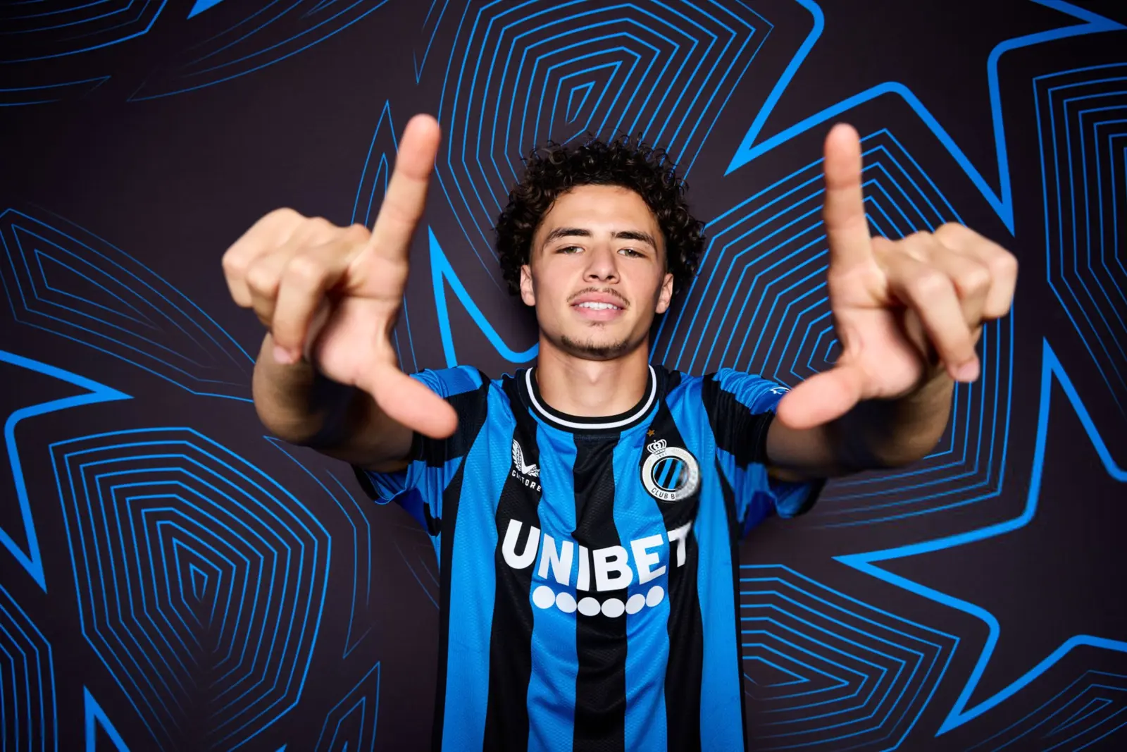 اللاعب شمس الدين طالبي