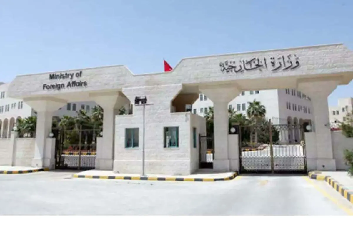 سلطنة عمان تعلق على إطلاق صواريخ باليستية على السعودية