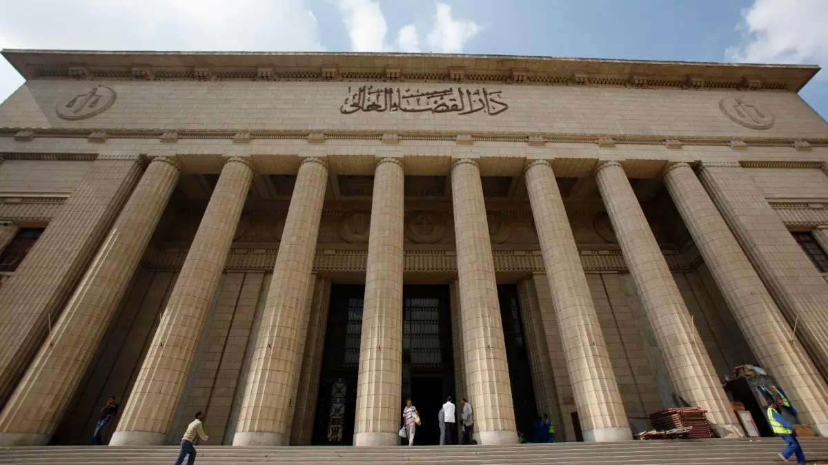 بعد المؤبد.. محكمة مصرية تبرئ متهما بالاستيلاء على 6 ملايين دولار من شركة كويتية