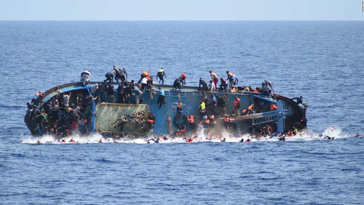 تركيا تعتقل 11 شخصا على خلفية غرق مركب كان يقل نحو 60 مهاجرا‎
