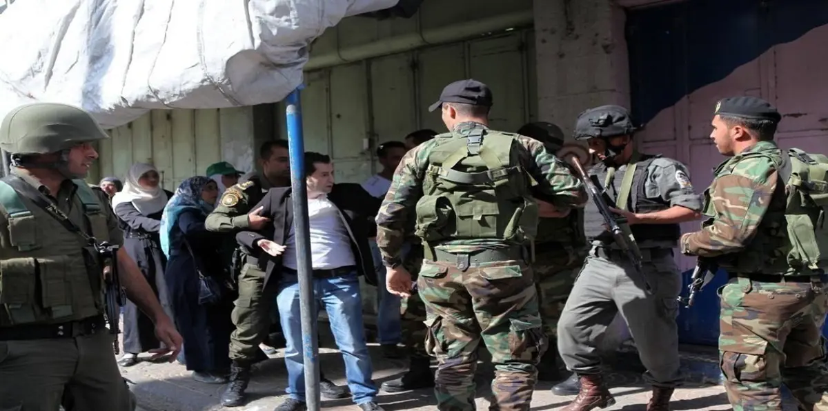 إسرائيل تعتقل 20 فلسطينيًا في قرية شهدت مواجهات مع المستوطنين