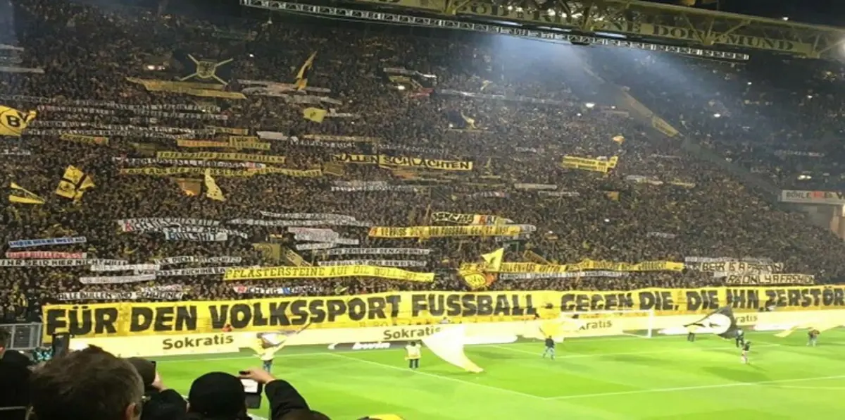 لوف يطالب بتوقيع عقوبات قاسية على جماهير بروسيا دورتموند