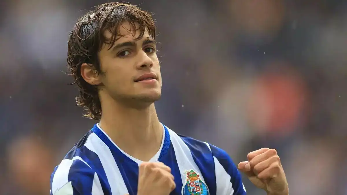 رودريغو مورا