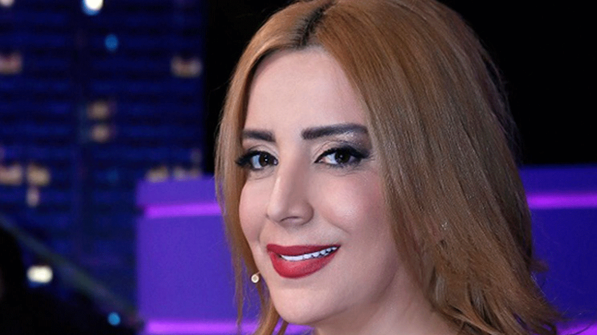 محمود عباس يمنح شكران مرتجى وسام الثقافة والفنون (صور)