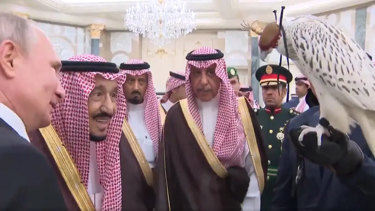 شاهد هدية بوتين للملك سلمان 