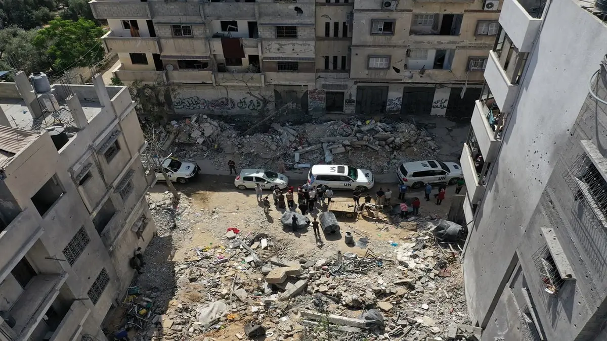 فلسطينيون يهاجمون مقر "أونروا" في غزة بسبب تأخر إعمار منازلهم