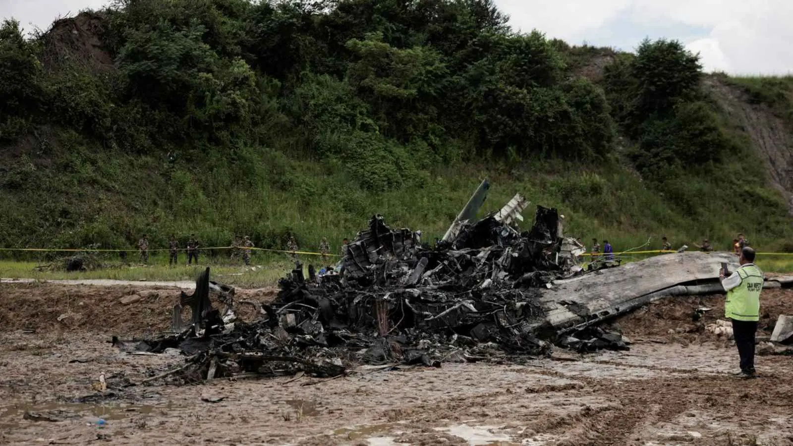 وفاة مهندس طيران يمني بارز بحادث تحطم طائرة نيبالية (صورة)