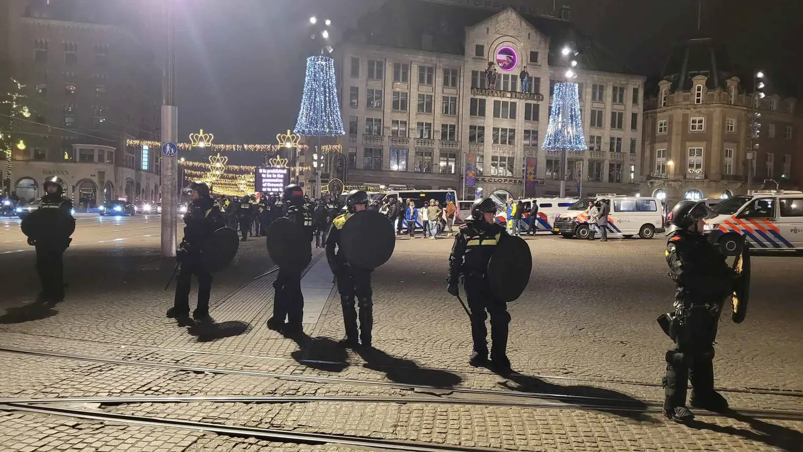 وزير إسرائيلي عن "حادثة أمستردام": حذرنا من التهديدات مسبقا
