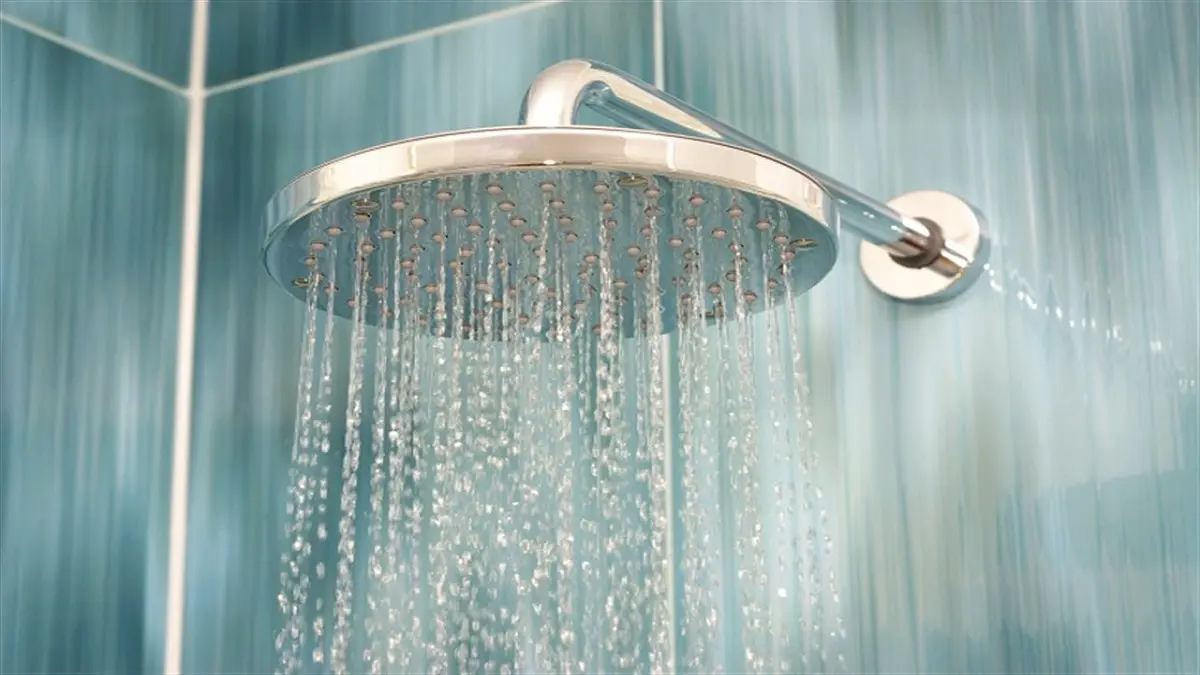 ما علاقة الاستحمام بماء ساخن بصحة القلب والدماغ؟