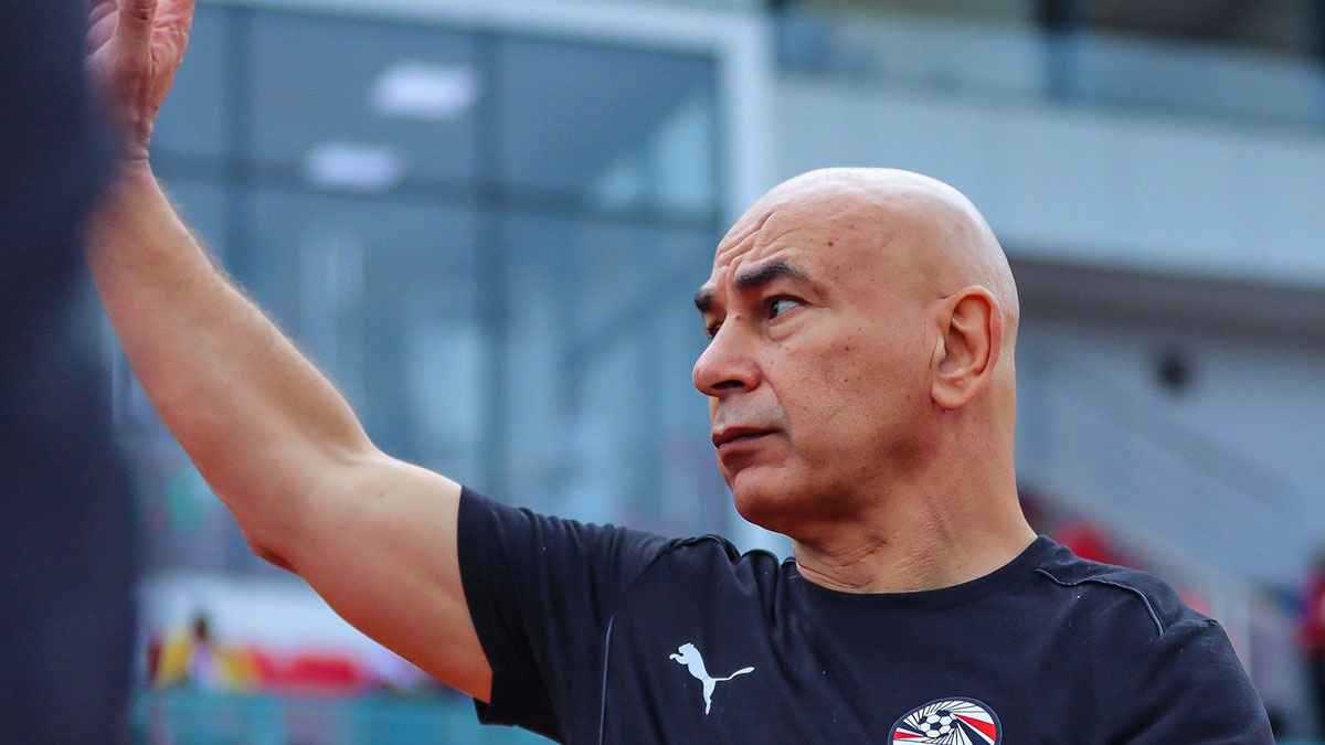 سيرحل قبل كأس العالم.. تصريحات نارية من رضا عبد العال مصير حسام حسن | إرم  نيوز