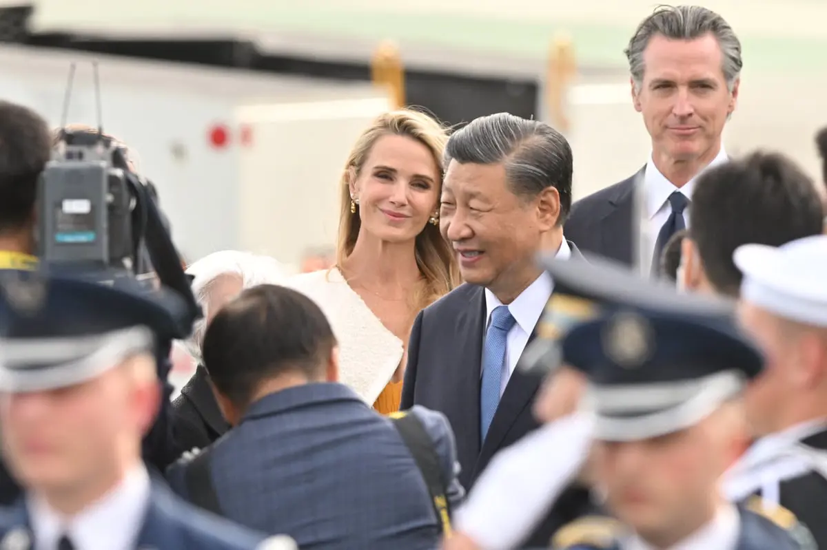 الرئيس الصيني يصل إلى سان فرانسيسكو لحضور قمة آبيك ولقاء بايدن
